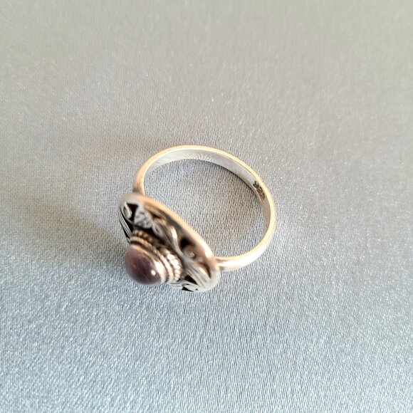 Sterling silver 925 ring with floral design and round Amethyst(?) stone. - Picture 4 of 7